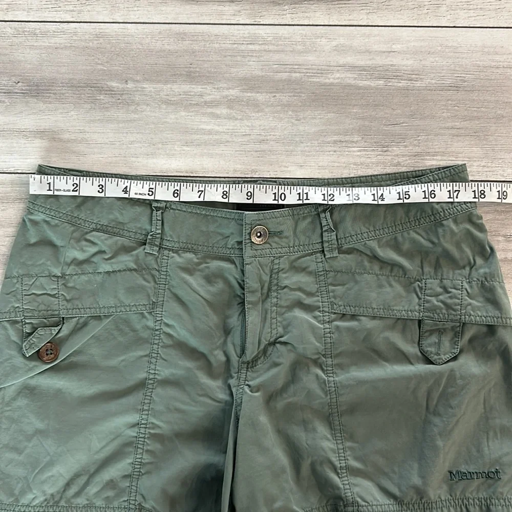 Marmot women's shorts in green size 12